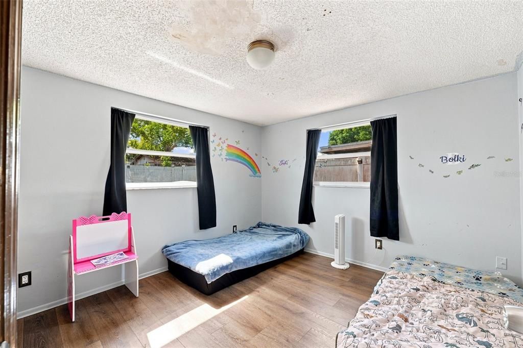 En Venta: $234,999 (3 camas, 2 baños, 1050 Pies cuadrados)