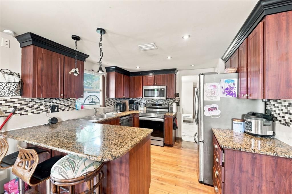 En Venta: $234,999 (3 camas, 2 baños, 1050 Pies cuadrados)