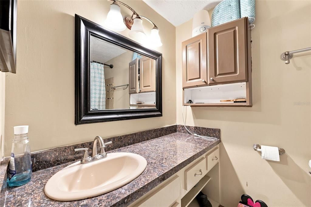 En Venta: $234,999 (3 camas, 2 baños, 1050 Pies cuadrados)