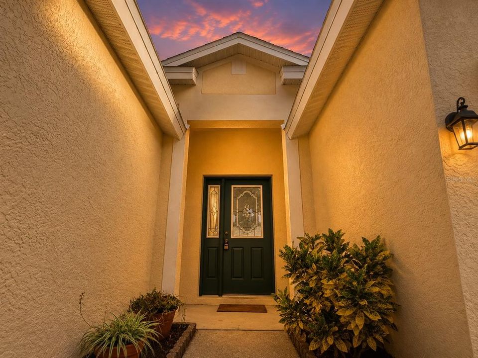 For Rent: $2,300 (3 beds, 2 baths, 1641 Square Feet)
