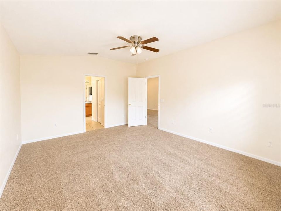 For Rent: $2,300 (3 beds, 2 baths, 1641 Square Feet)