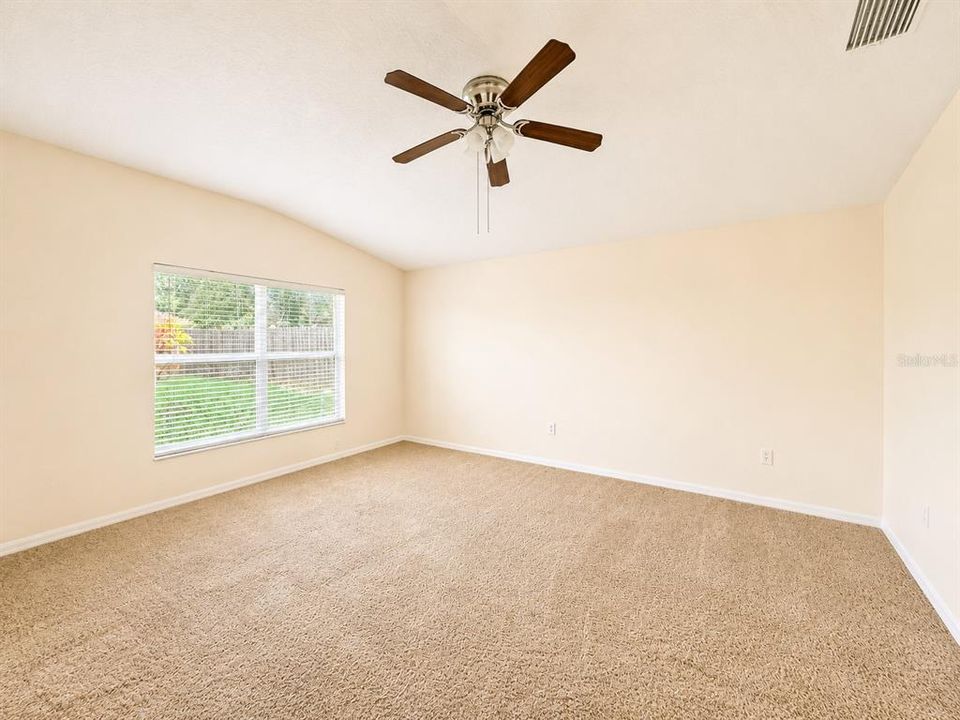 For Rent: $2,300 (3 beds, 2 baths, 1641 Square Feet)
