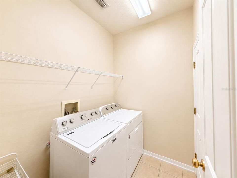 For Rent: $2,300 (3 beds, 2 baths, 1641 Square Feet)