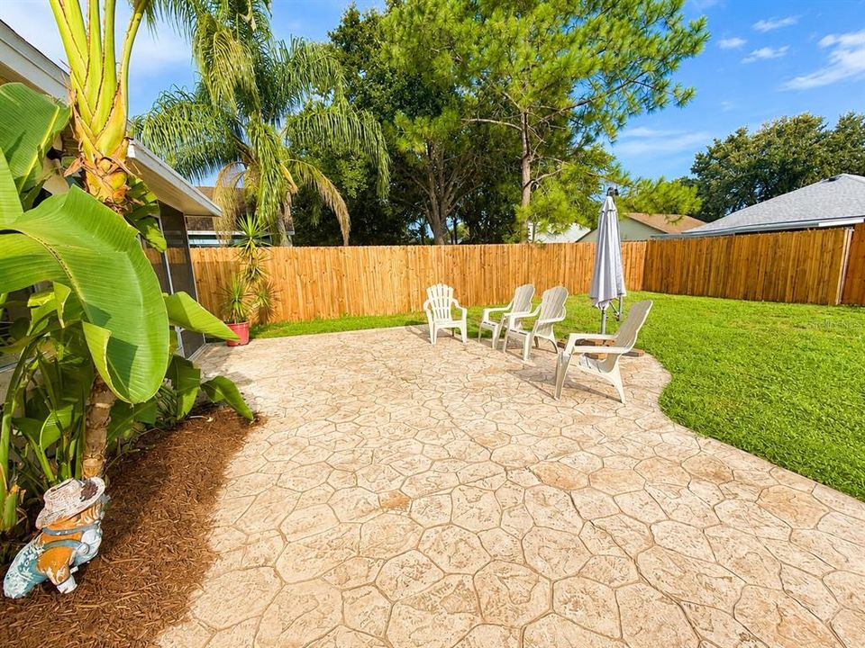 For Rent: $2,300 (3 beds, 2 baths, 1641 Square Feet)