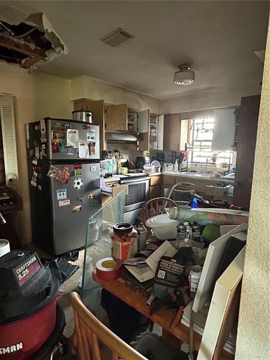 For Sale: $175,000 (3 beds, 1 baths, 1036 Square Feet)