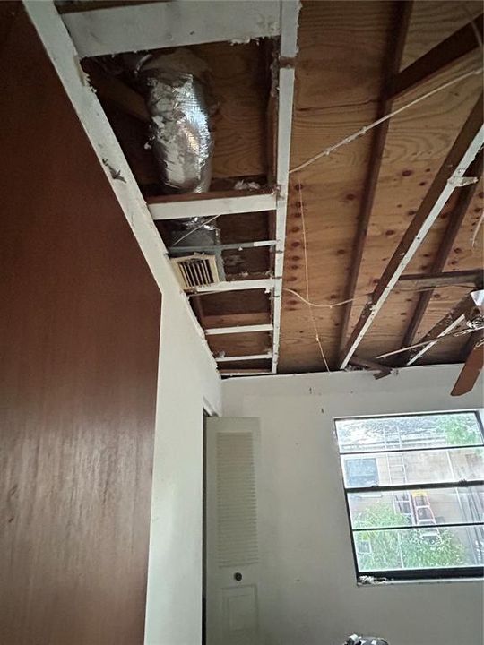 For Sale: $175,000 (3 beds, 1 baths, 1036 Square Feet)
