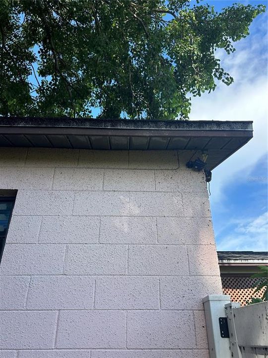 For Sale: $175,000 (3 beds, 1 baths, 1036 Square Feet)