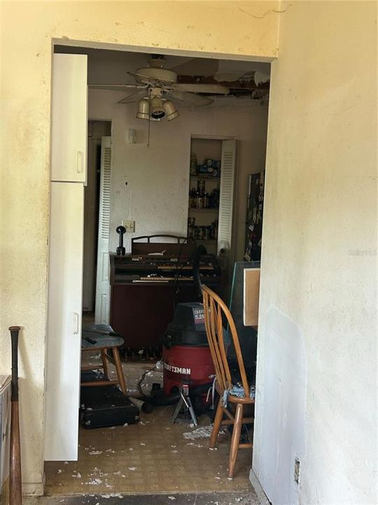 For Sale: $175,000 (3 beds, 1 baths, 1036 Square Feet)