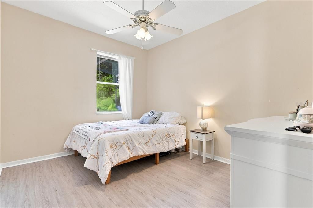 For Sale: $499,900 (4 beds, 2 baths, 1952 Square Feet)