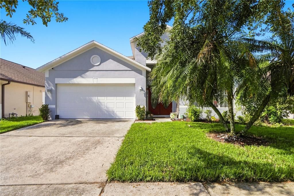 For Sale: $499,900 (4 beds, 2 baths, 1952 Square Feet)