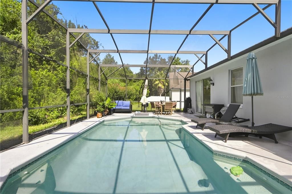 For Sale: $499,900 (4 beds, 2 baths, 1952 Square Feet)
