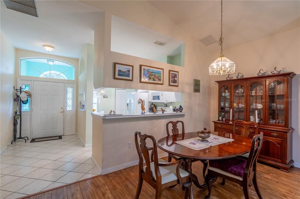 For Sale: $275,000 (3 beds, 2 baths, 1604 Square Feet)