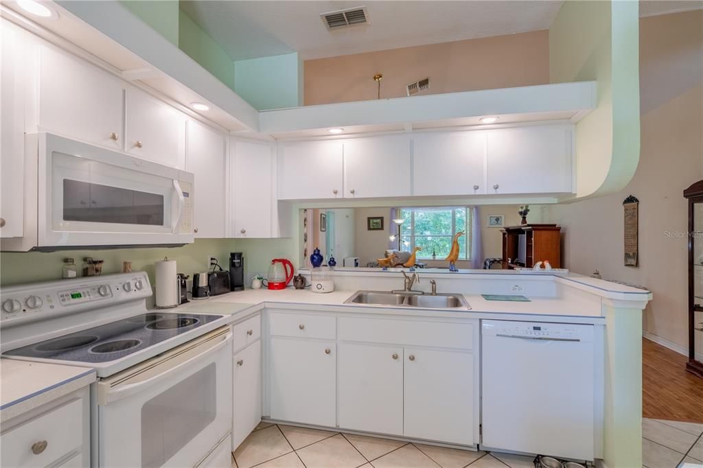For Sale: $275,000 (3 beds, 2 baths, 1604 Square Feet)