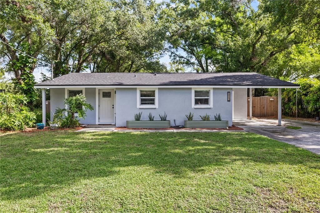For Sale: $349,990 (3 beds, 1 baths, 1033 Square Feet)