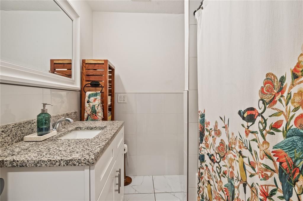 For Sale: $349,990 (3 beds, 1 baths, 1033 Square Feet)