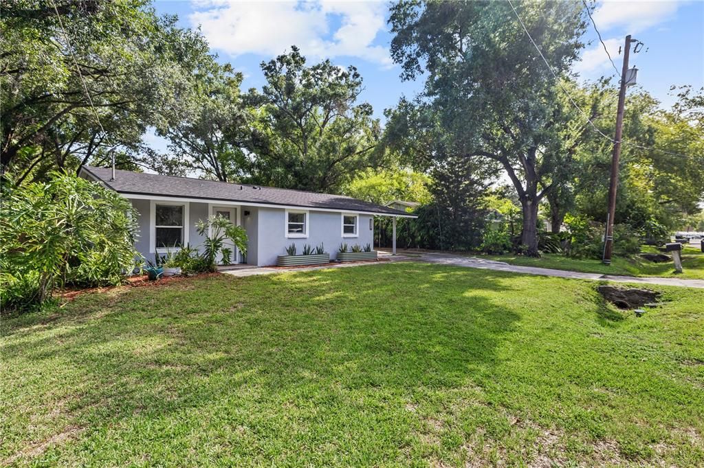 For Sale: $349,990 (3 beds, 1 baths, 1033 Square Feet)