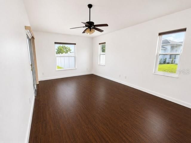 En Venta: $485,900 (4 camas, 2 baños, 1943 Pies cuadrados)