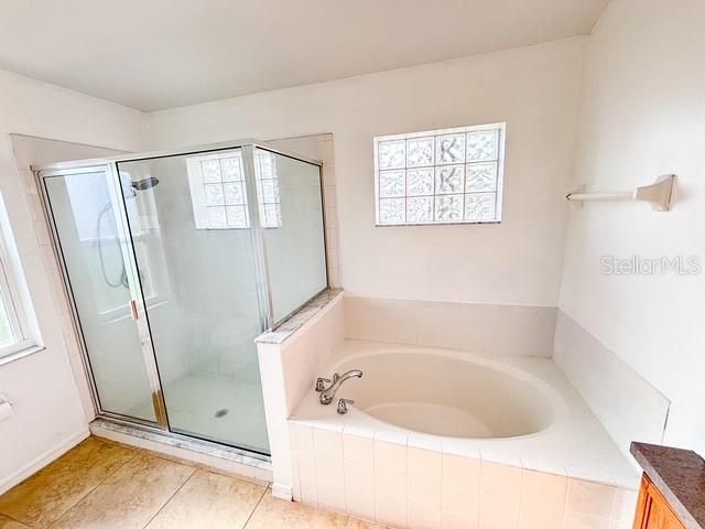 En Venta: $485,900 (4 camas, 2 baños, 1943 Pies cuadrados)