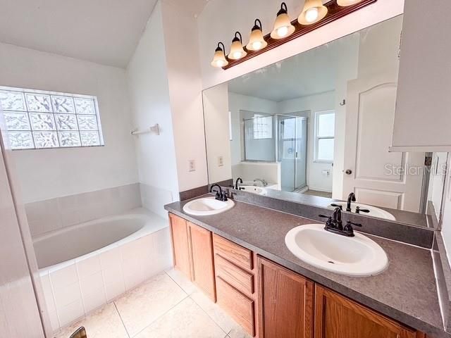 En Venta: $485,900 (4 camas, 2 baños, 1943 Pies cuadrados)