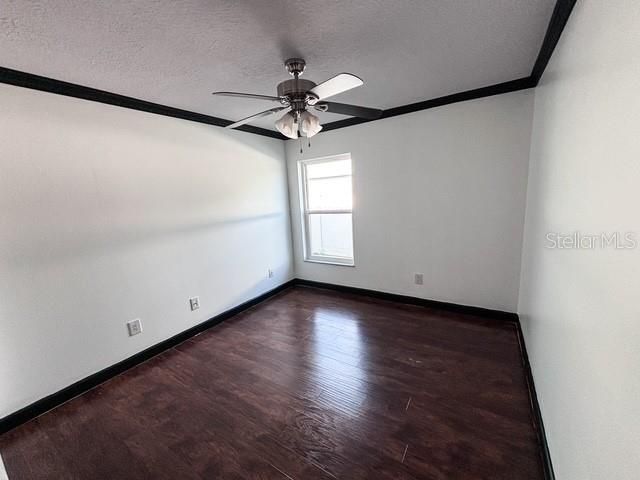 En Venta: $485,900 (4 camas, 2 baños, 1943 Pies cuadrados)