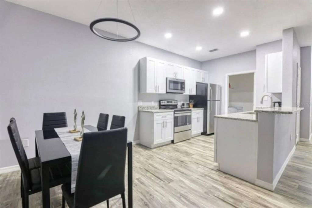 For Rent: $1,700 (2 beds, 2 baths, 1152 Square Feet)