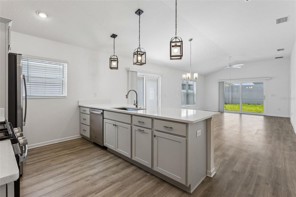 For Sale: $369,000 (3 beds, 2 baths, 1499 Square Feet)