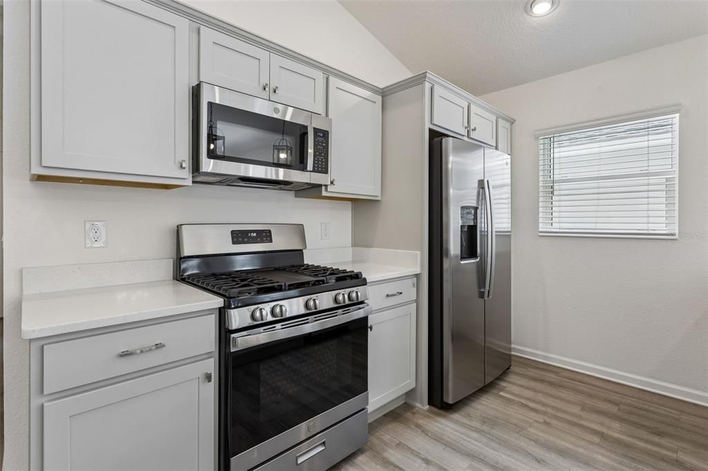 For Sale: $369,000 (3 beds, 2 baths, 1499 Square Feet)