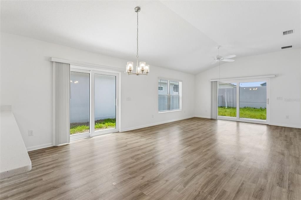 For Sale: $369,000 (3 beds, 2 baths, 1499 Square Feet)
