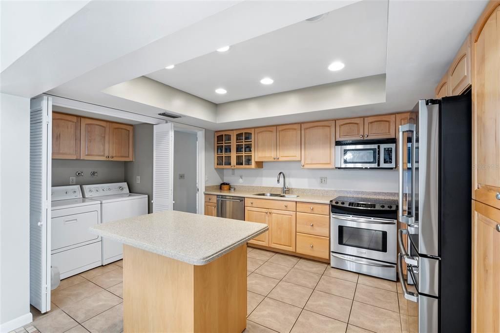 For Rent: $2,700 (2 beds, 2 baths, 1478 Square Feet)