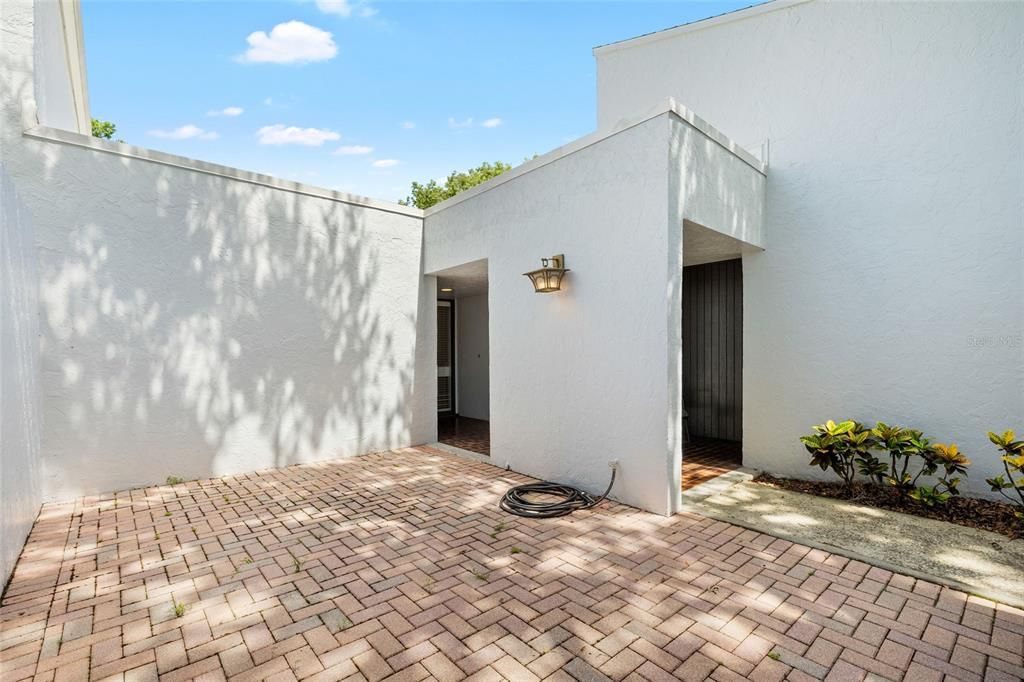 For Rent: $2,700 (2 beds, 2 baths, 1478 Square Feet)