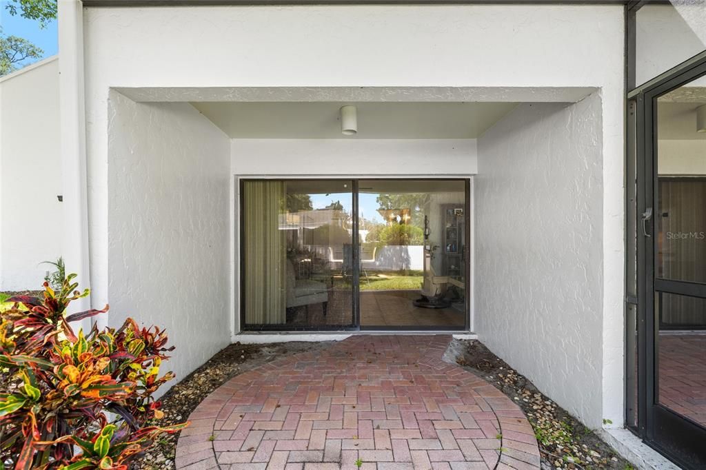 For Rent: $2,700 (2 beds, 2 baths, 1478 Square Feet)