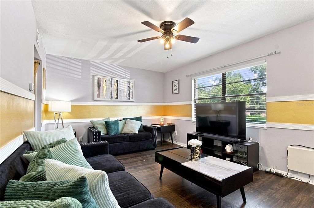 For Sale: $295,000 (2 beds, 1 baths, 1522 Square Feet)