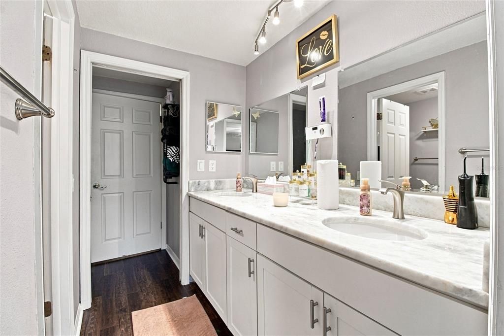For Sale: $295,000 (2 beds, 1 baths, 1522 Square Feet)