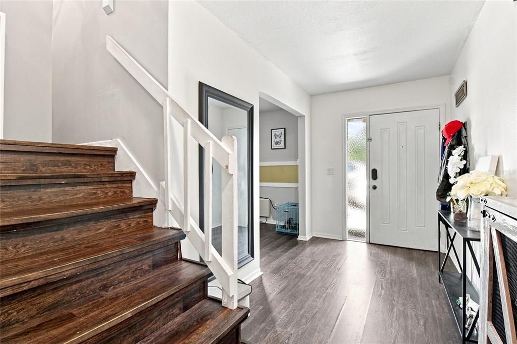 For Sale: $295,000 (2 beds, 1 baths, 1522 Square Feet)