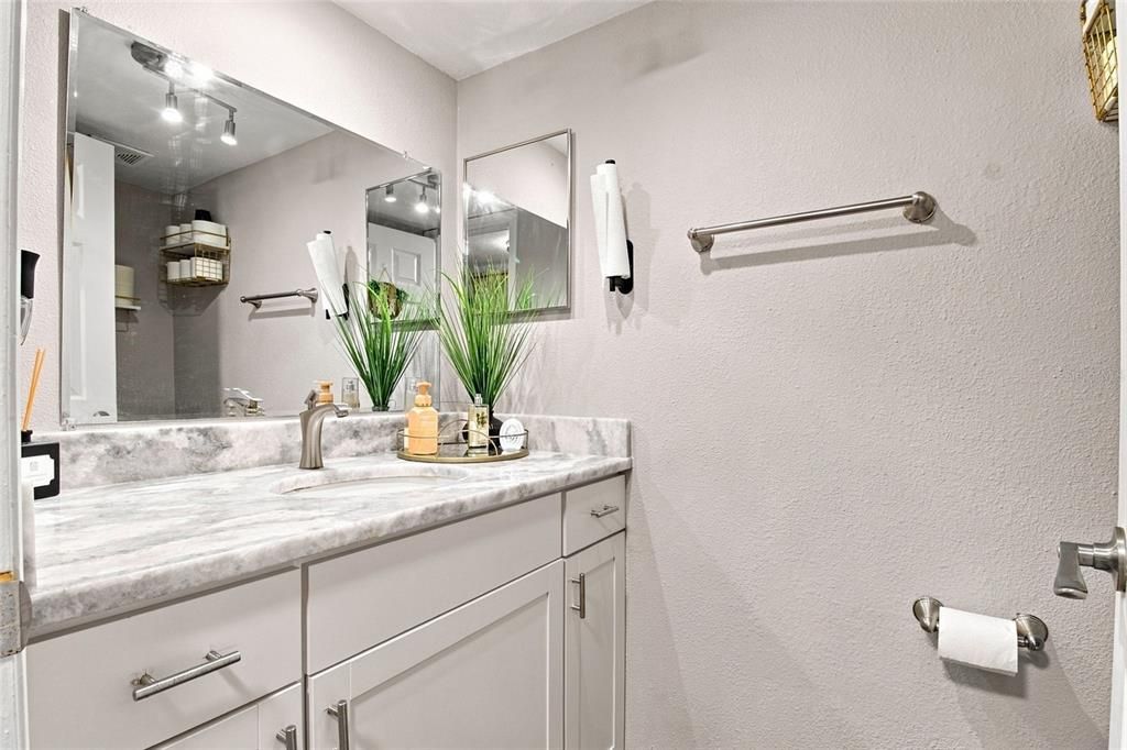 For Sale: $295,000 (2 beds, 1 baths, 1522 Square Feet)