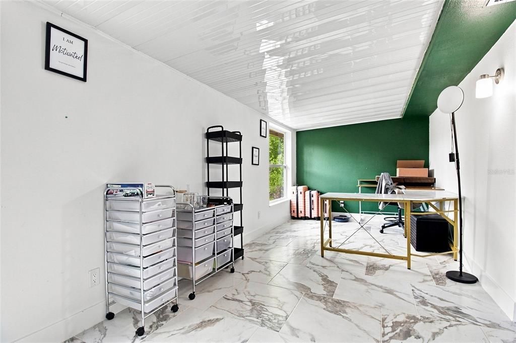 For Sale: $295,000 (2 beds, 1 baths, 1522 Square Feet)