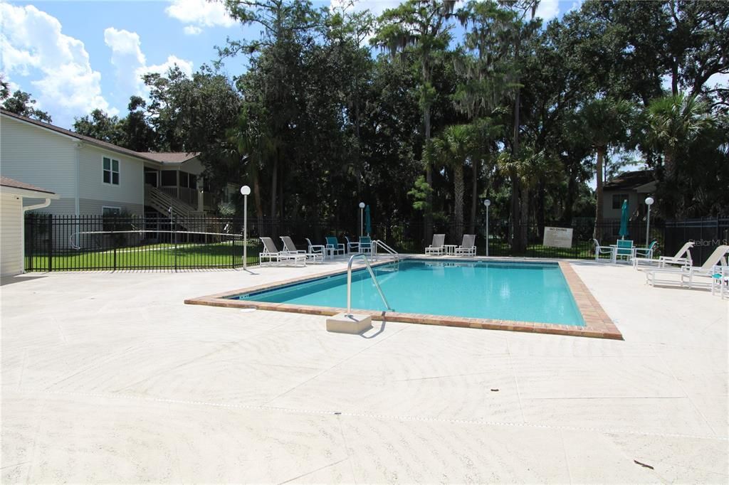 Activo con contrato: $135,000 (2 camas, 2 baños, 833 Pies cuadrados)