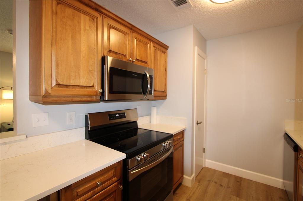 Activo con contrato: $135,000 (2 camas, 2 baños, 833 Pies cuadrados)