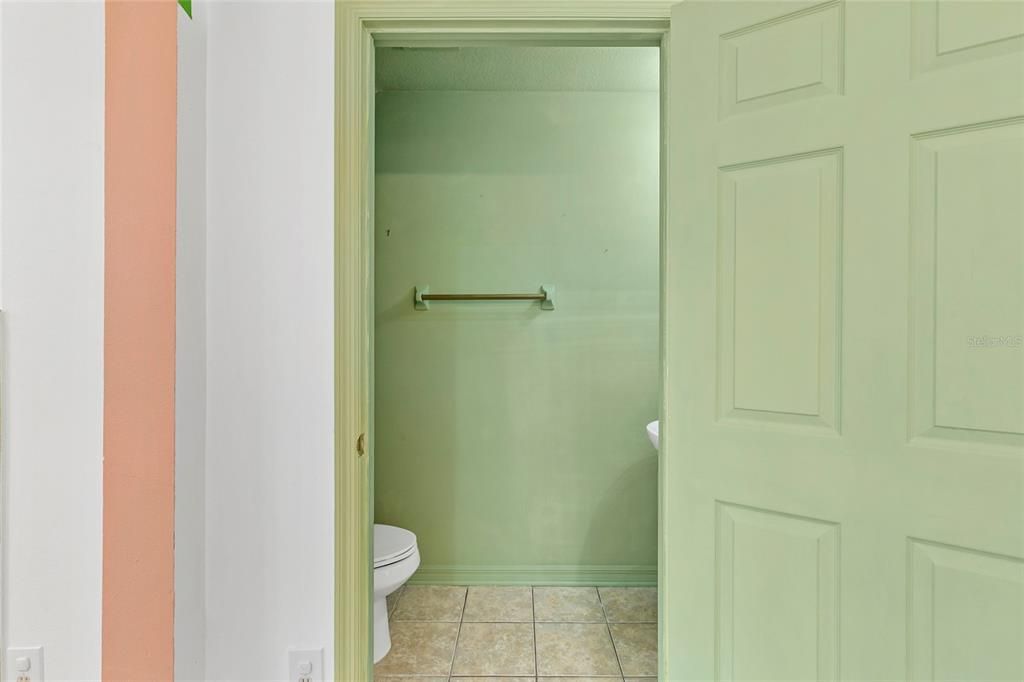 For Sale: $259,999 (2 beds, 2 baths, 1252 Square Feet)