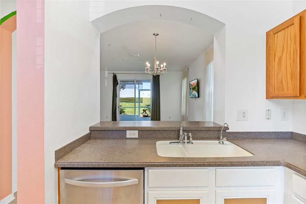 For Sale: $259,999 (2 beds, 2 baths, 1252 Square Feet)