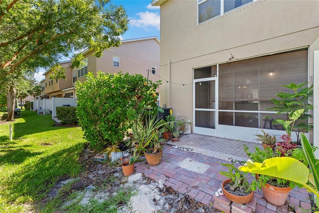 For Sale: $259,999 (2 beds, 2 baths, 1252 Square Feet)