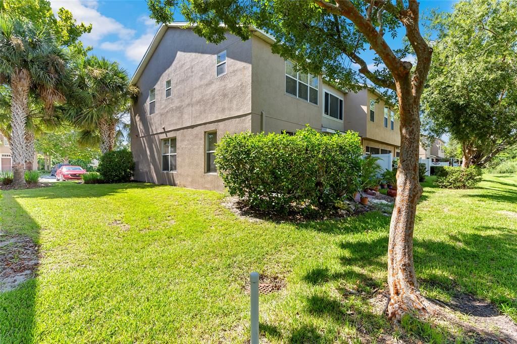 For Sale: $259,999 (2 beds, 2 baths, 1252 Square Feet)