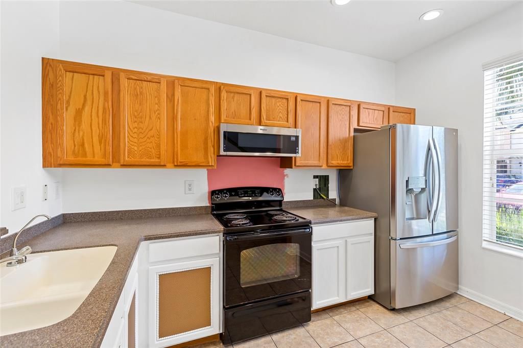 For Sale: $259,999 (2 beds, 2 baths, 1252 Square Feet)