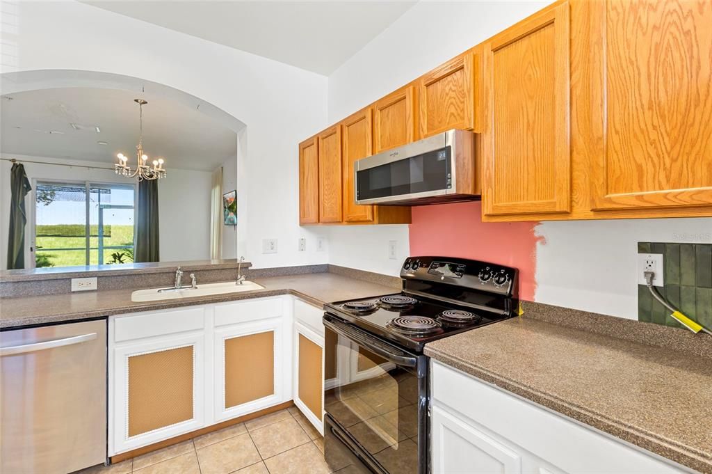 For Sale: $259,999 (2 beds, 2 baths, 1252 Square Feet)