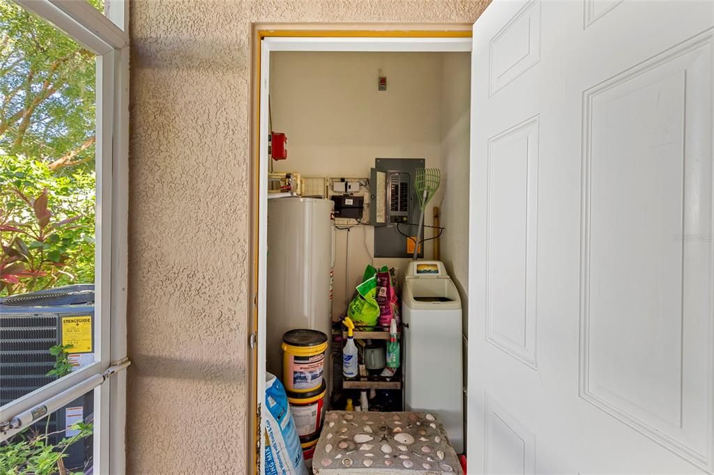 For Sale: $259,999 (2 beds, 2 baths, 1252 Square Feet)