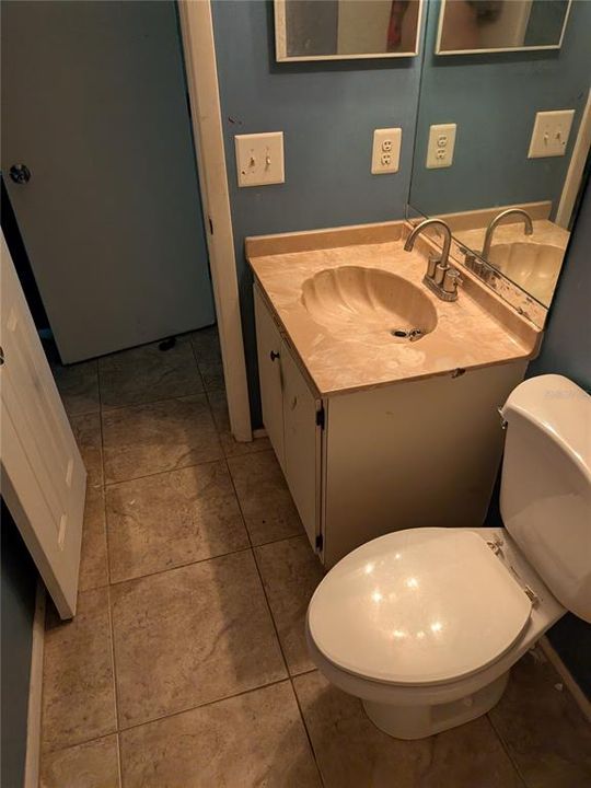 For Sale: $106,500 (2 beds, 2 baths, 919 Square Feet)