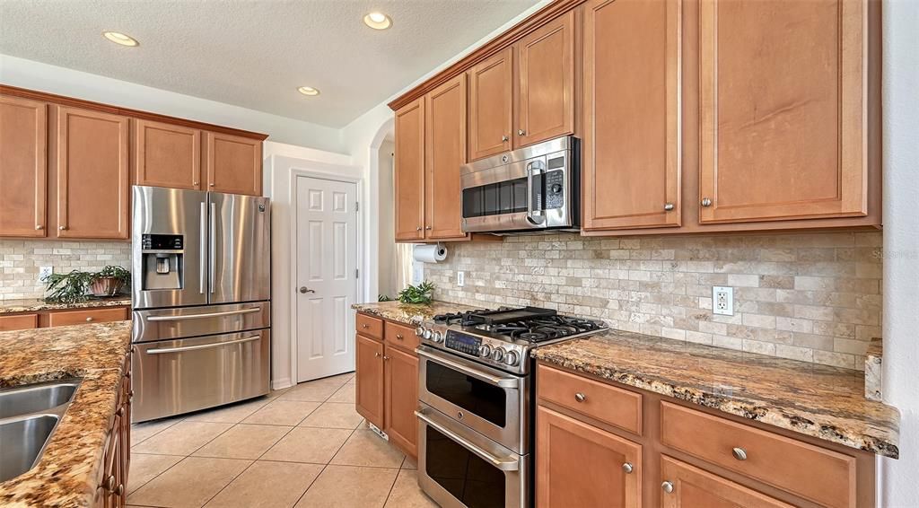 For Sale: $672,500 (5 beds, 3 baths, 3302 Square Feet)