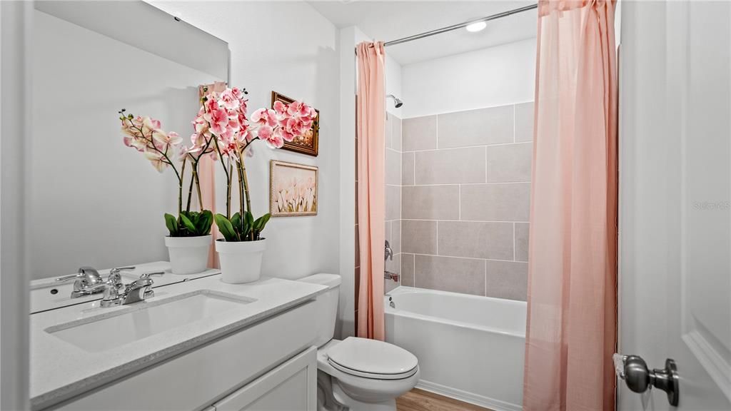 En Venta: $476,490 (5 camas, 4 baños, 3011 Pies cuadrados)