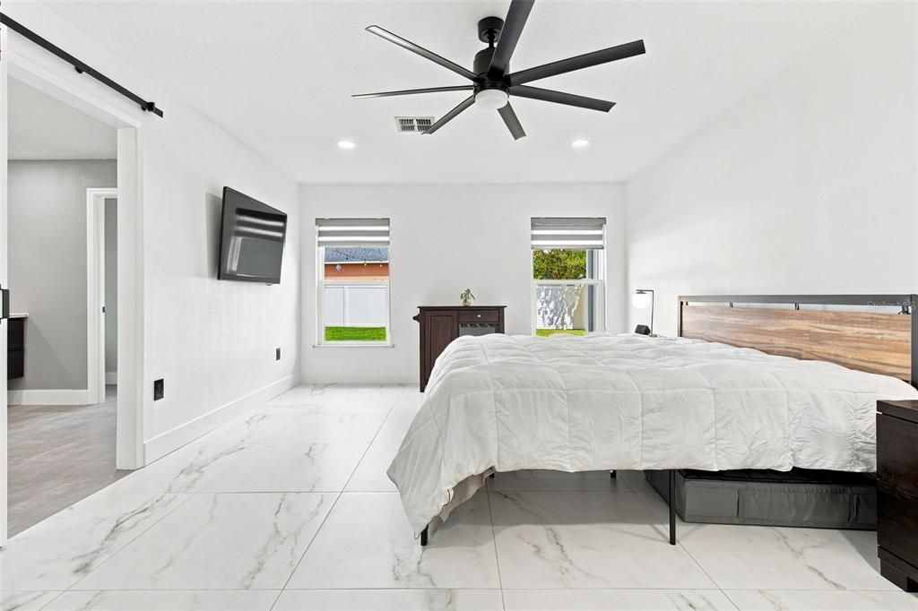 For Sale: $499,990 (4 beds, 2 baths, 2813 Square Feet)