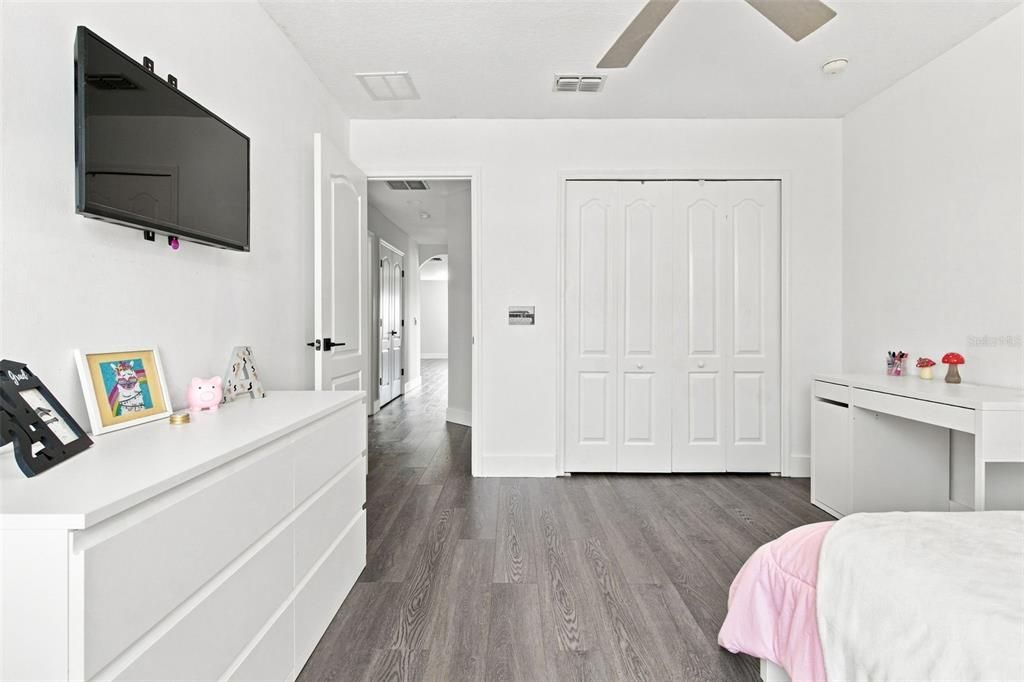 For Sale: $499,990 (4 beds, 2 baths, 2813 Square Feet)